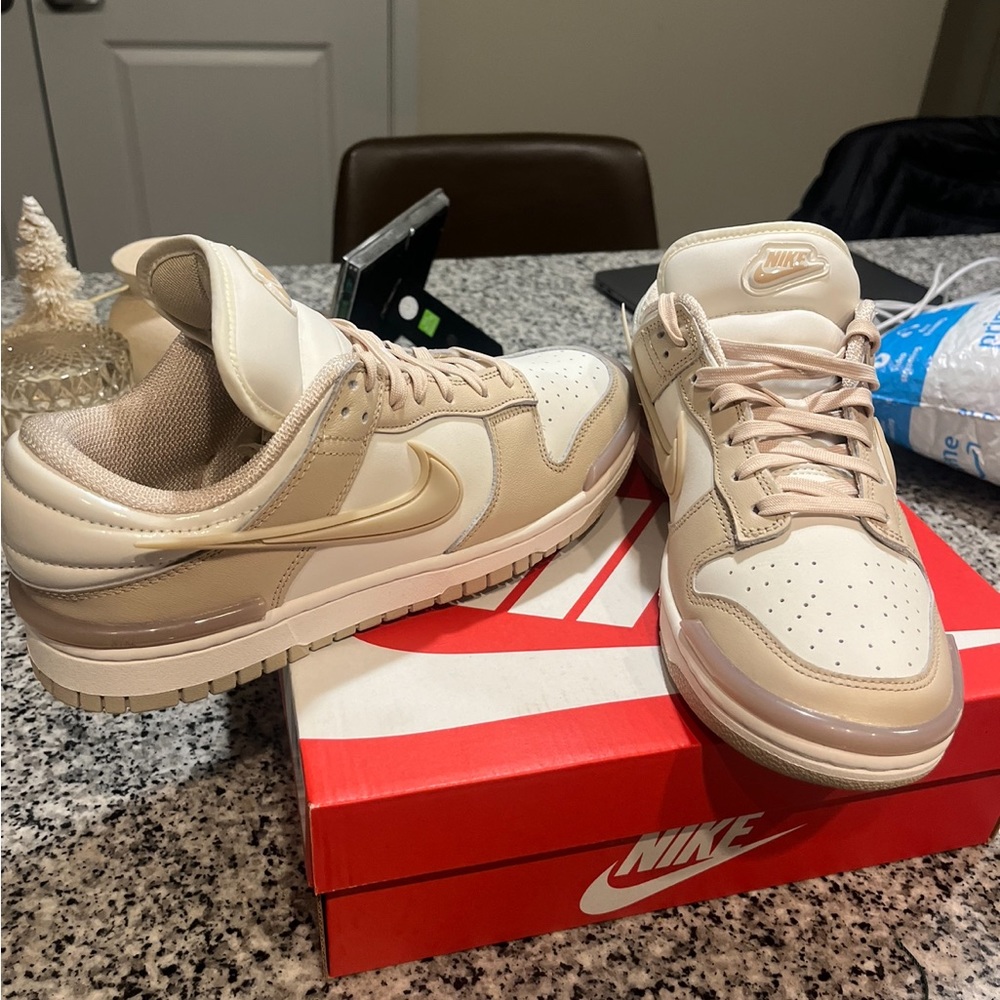 Nike low top dunks